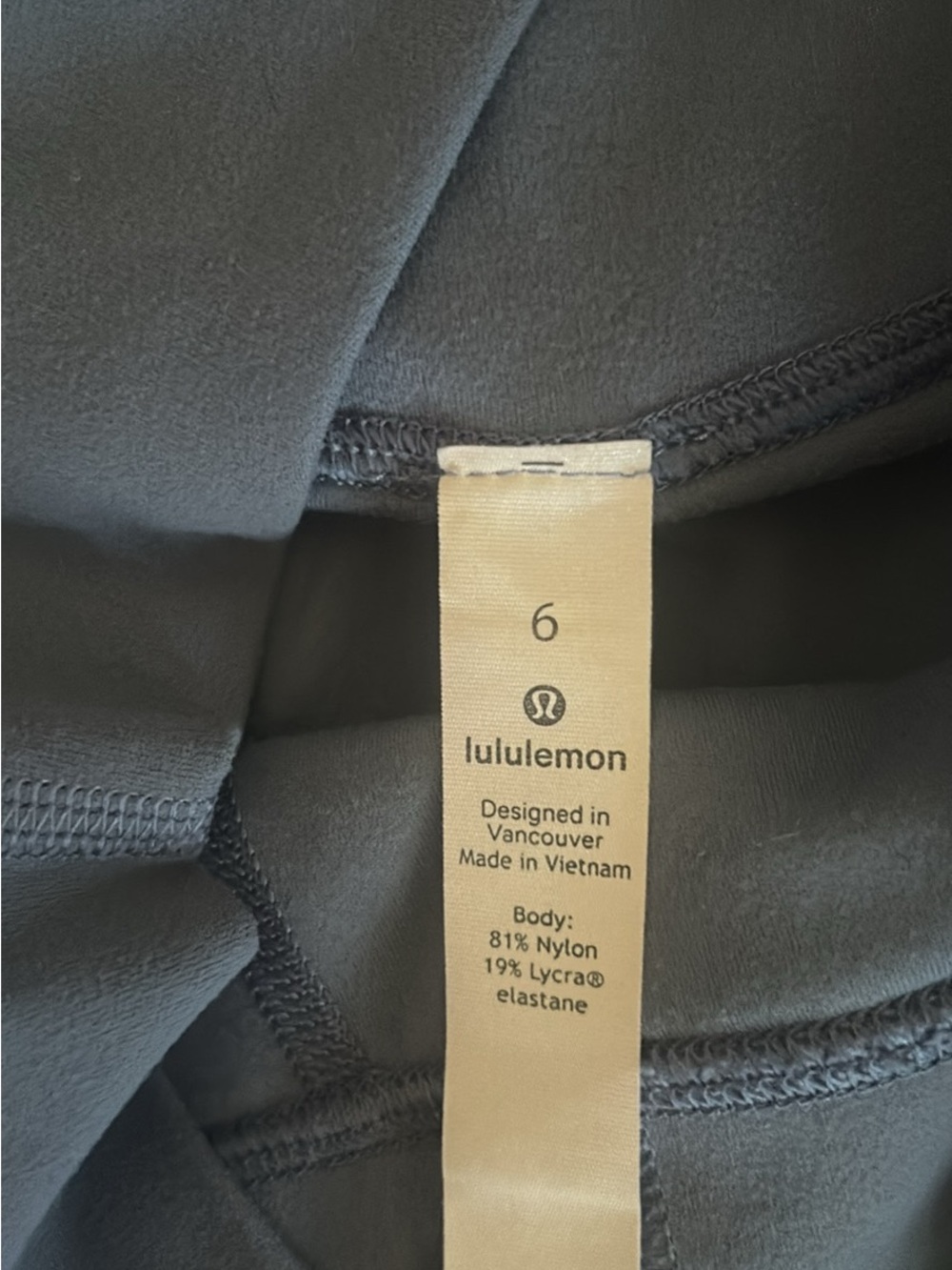 Lululemon - Picture 3 of 3